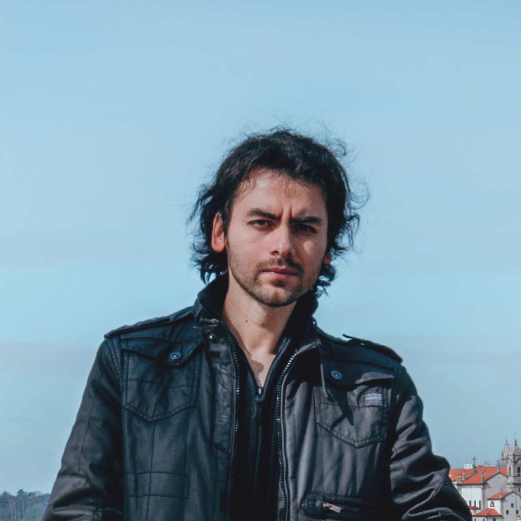 Gastón Olivares